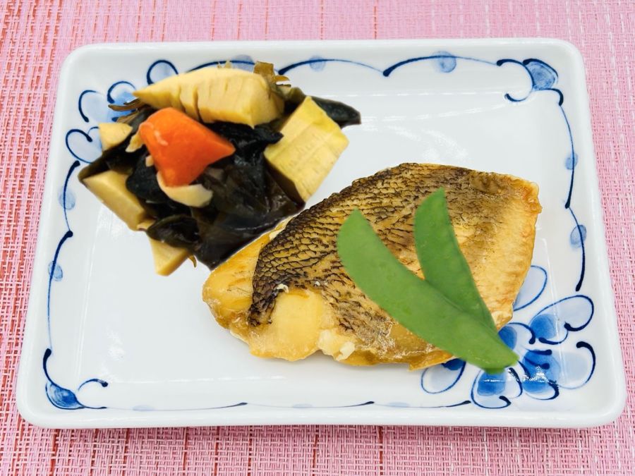 12/8(月)本日の昼食